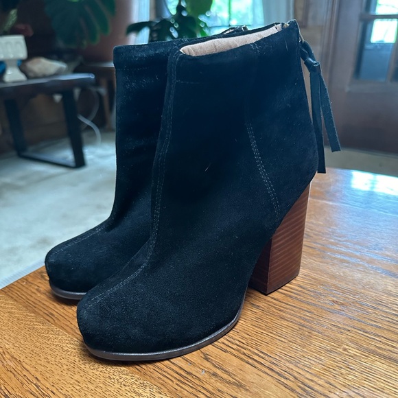 Jeffrey Campbell Suede Rumble Boot. NEVER WORN. Size 6.5 - Picture 4 of 7